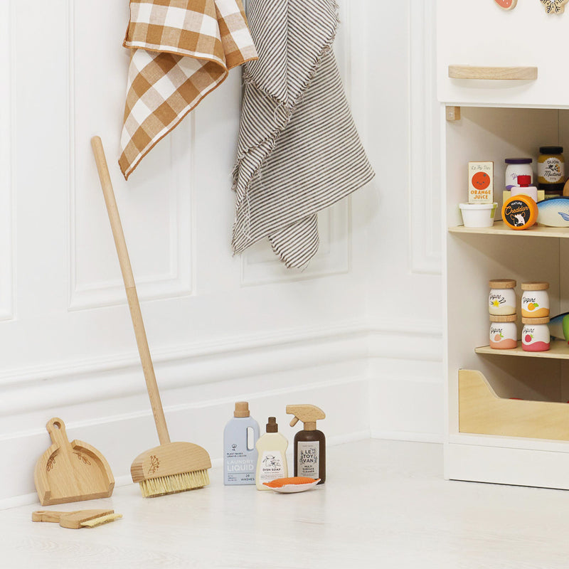 Le Toy Van Wooden Toy Cleaning Set Le Toy Van Pretend Play at Little Earth Nest Eco Shop Le Toy Van Wooden Toy Cleaning Set Geelong Online Store Australia
