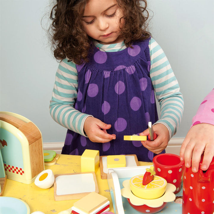Le Toy Van Honeybake Toaster Set Le Toy Van Toy Kitchens & Play Food at Little Earth Nest Eco Shop